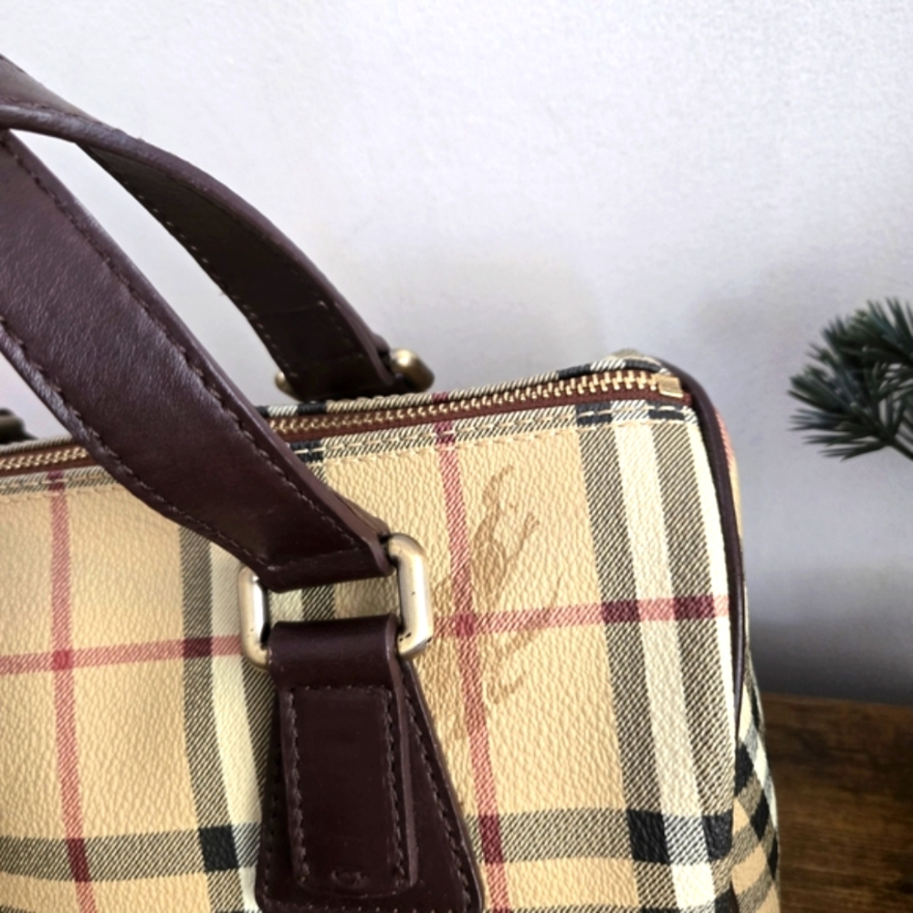 Burberry Cream and Brown Checkered Duffel Bag - Picture 3 of 9